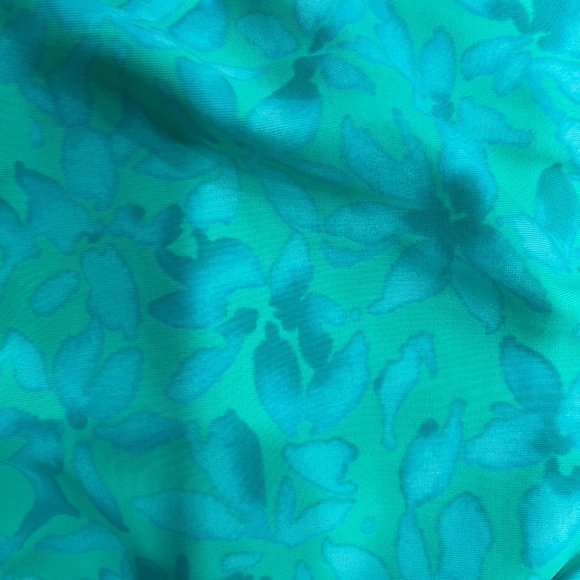 Triangle Top, Lined Bikini with Matching Sarong - Picture 10 of 12